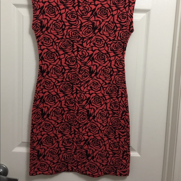 Noble U stretchy Dress Size M - Picture 4 of 5